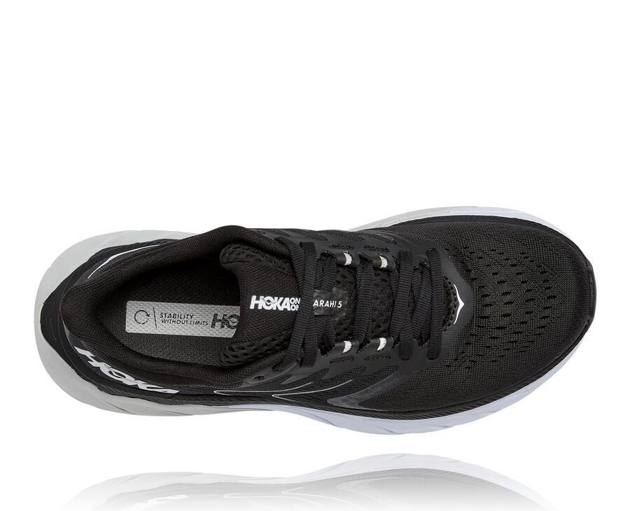 Hoka One One Tenisky Damske Čierne/Biele - Arahi 5 - 06984-KMAY